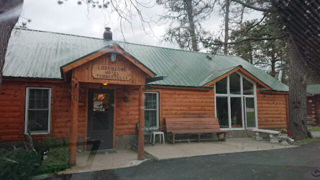 Janssens-Loadstone-Motel-1