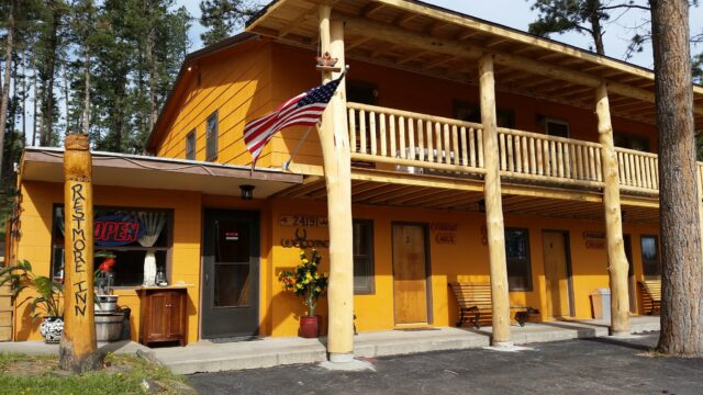 Restmore-Inn-1-1