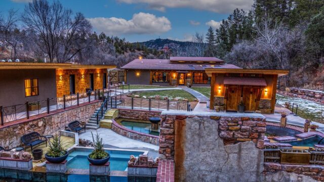 Moccasin-Springs